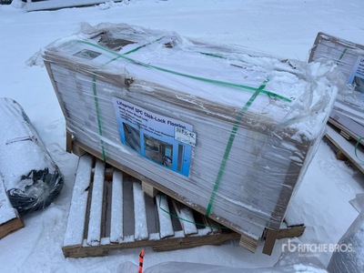 Quantity of (27) 48 in x 7 in x 4 mm Multi-Color Wood Look Revêtements de sol (Unused)