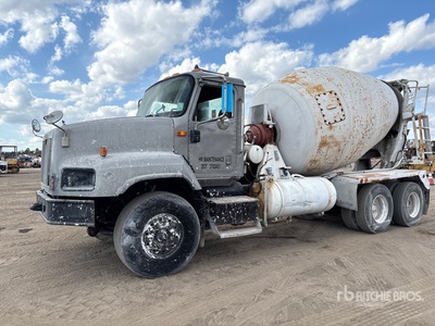 2005 International 5600i 6x4 Mixer Truck