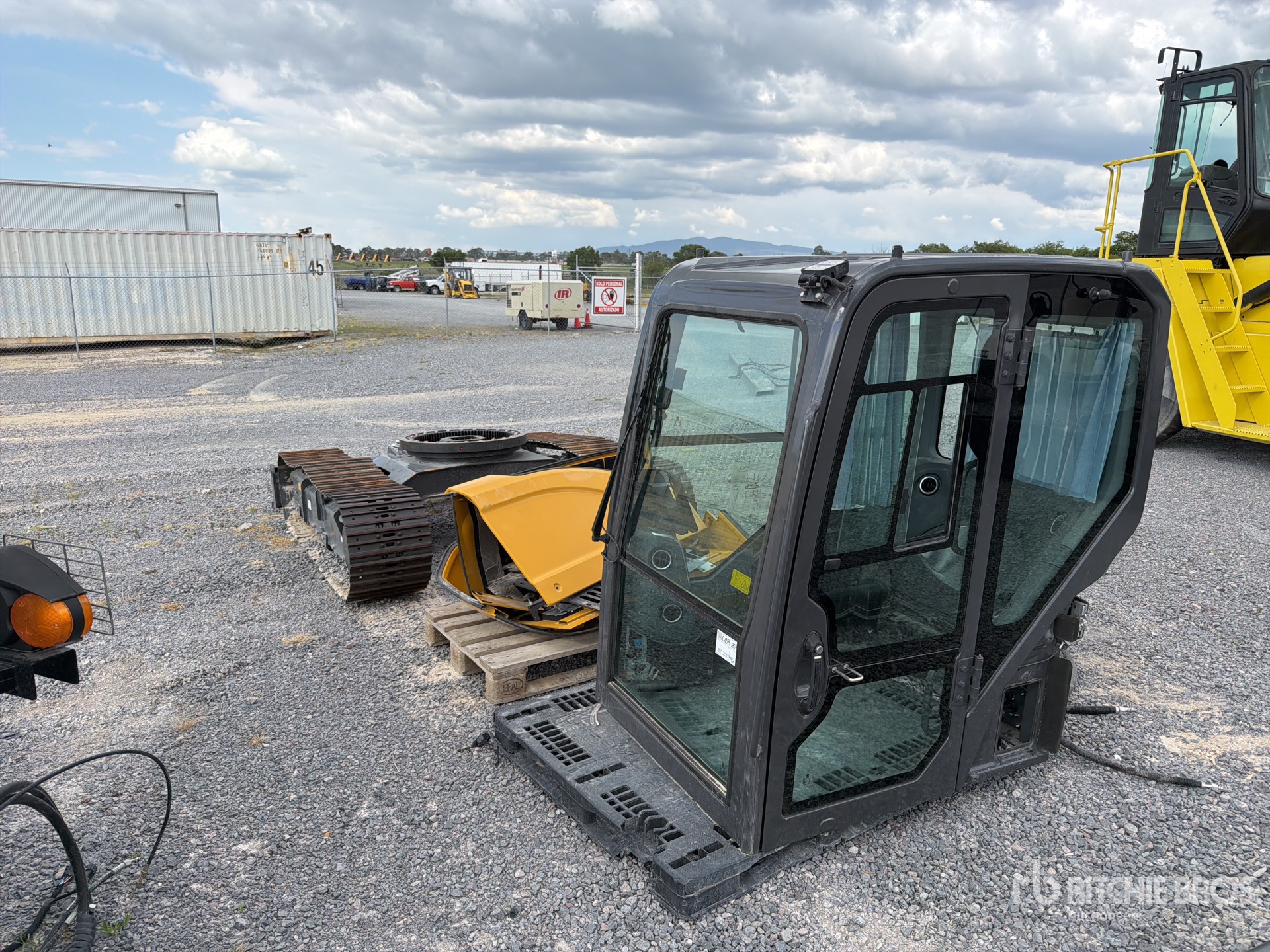 Orugas, Cabina,/ Tracks, Cab - Fits Mini Excavator