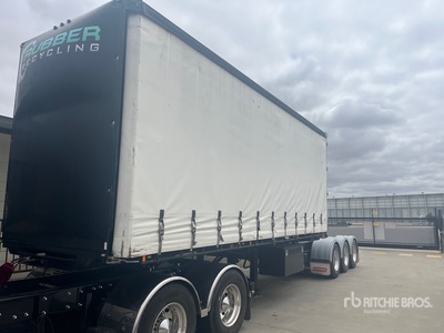 2007 Barker Remolque con Lona