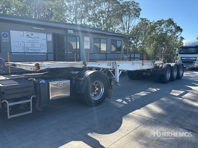 2000 Freighter 7.4 m Tri/A B-Double Lead Container Trailer