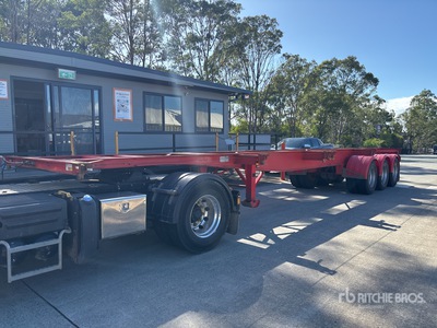 2007 Freighter Tri/A Flatbed Trailer