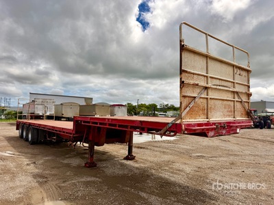 2011 CIMC 13.6 m Tri/A Step Deck Trailer