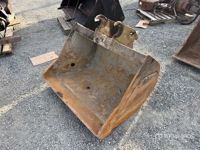 Accurate 45 in Cleanup Excavator Bucket - Fits Takeuchi TB285