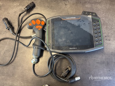 2022 Amazone UX6201 42 m S/A Pull-Type Sprayer