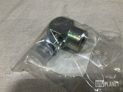 (430) Eaton 206801-8-8S Pipe to Boss Elbows