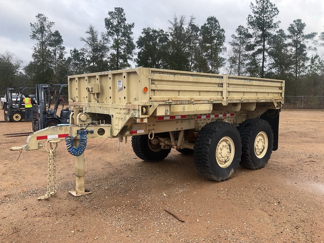2014 Oshkosh M1095 MTV Cargo Trailer