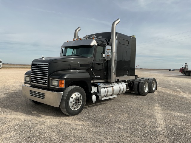 2018 Mack CHU613 6x4 T/A Sleeper Truck Tractor