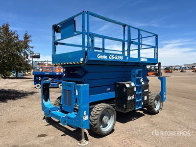 2015 Genie GS-5390 4x4 Dual Fuel Scissor Lift