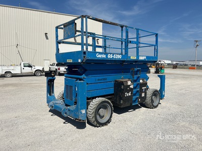 2016 Genie GS-5390RT 4x4 Dual Fuel Elevador de tijera