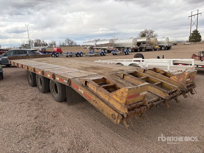 2005 Load King 25 ft Tri/A Equipment Trailer