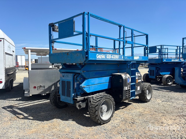 2016 Genie GS4390RT 4x4 Dual Fuel Scissor Lift