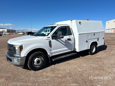 2018 Ford F-350 XL 4x2 Utility Truck