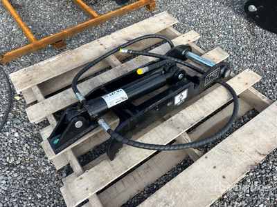 2025 GIYI GY-XJ3T 11 in Hydraulic Excavator Thumb (Unused)