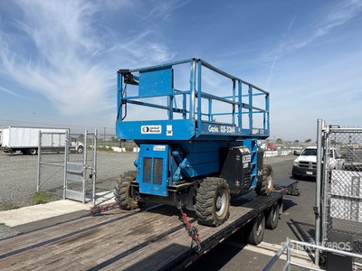 2017 Genie GS3384RT 4x4 Dual Fuel منصة رفع متحركة