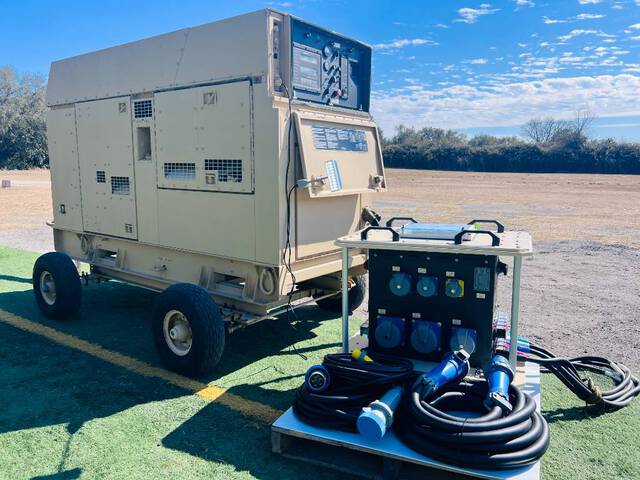 2009 100kW Diesel Generator w/ Power Distribution Box & Cords 2009 100kW Diesel Generator w/ Power Distribution Box & Cords