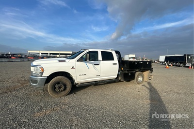 2021 Ram 3500 4x4 Crew Cab Flatbed Truck