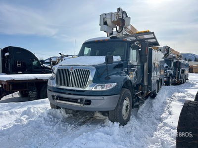 2005 International 4400 4x2 Bucket Truck (Inoperable)