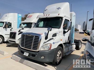 2015 Freightliner Cascadia 113 CNG 4x2 S/A Day Cab Truck Tractor (Inoperable)