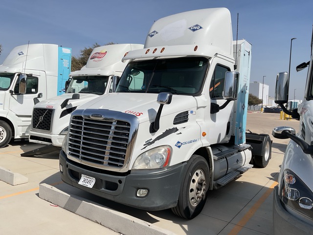2015 Freightliner Cascadia 113 CNG 4x2 S/A Day Cab Truck Tractor