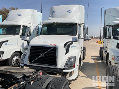 2015 (unverified) Volvo VNL64T300 T/A Day Cab Truck Tractor