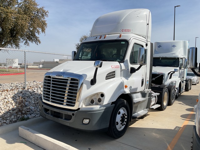 2018 Freightliner Cascadia 113 6x4 T/A Day Cab Truck Tractor (Inoperable)