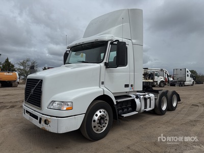 2016 Volvo VNM200 6x4 T/A Dagcabine Trekker