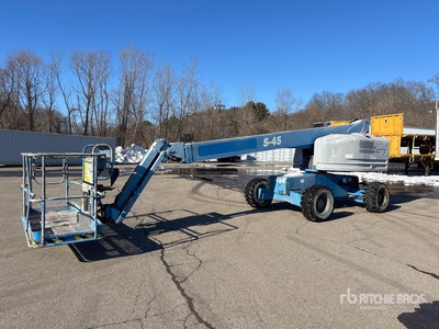 2015 Genie S-45 4WD Teleskoparbeitsbühne