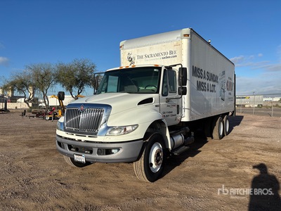 2013 International 4400 6x4 バントラック