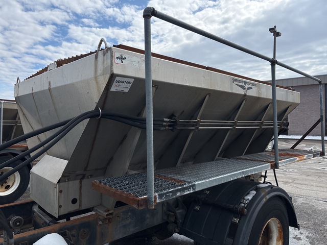 Swenson 00002-542-26 Hydraulic 5.5 cu yds Salt Spreader