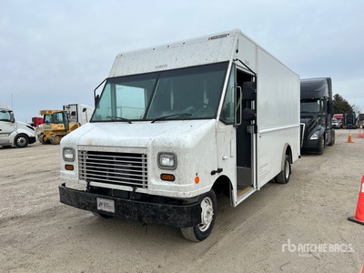 2023 Ford E-450 4x4 Fourgon à étages