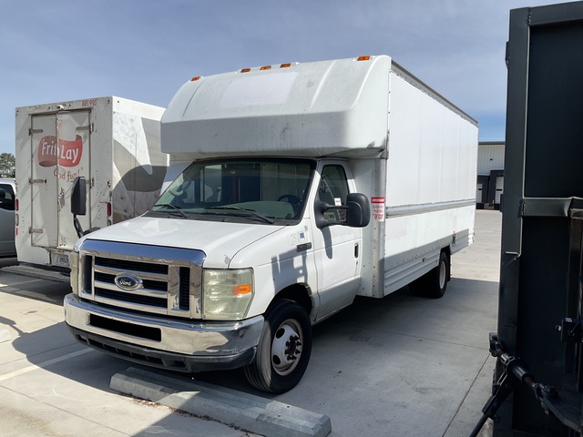 2008 Ford E-350 Cutaway 4x2 Cargo Van (Inoperable)