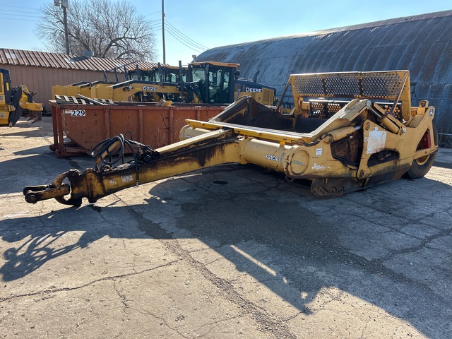 2005 John Deere 1810E 4 Tire Ejector Pull Scraper
