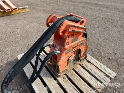 NPK C2D 12 in Mini Excavator Hydraulic Vibratory Compactor Accessoire divers pour excavatrice