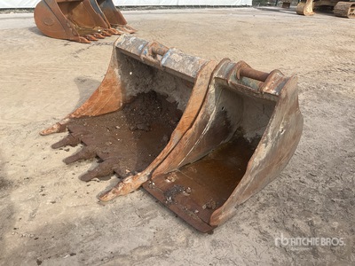 Quantity of (2) Digging 1200mm,600mm Excavator Bucket