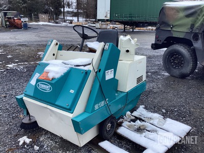 Tennant 215E Floor Sweeper