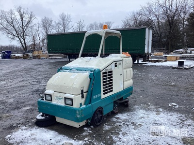 Tennant 8210 Floor Scrubber