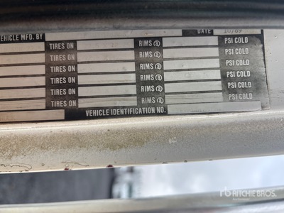 1990 Freightliner FLC112 Mixer Truck