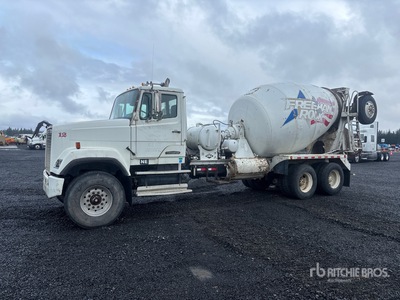 1990 Freightliner FLC112 8x4 Mixer Truck