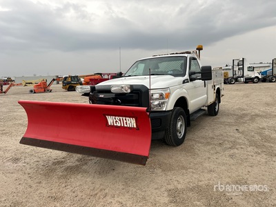 2014 Ford F-250 XL 4x2 Ciężarówka serwisowa