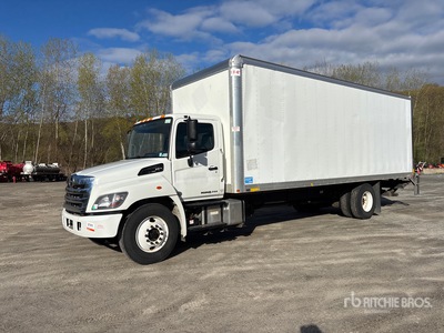 2020 Hino 268 4x2 Camion fourgon