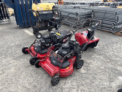 (1) Snow Blower and (2) Lawn Mowers Divers - Équipement de déneigement