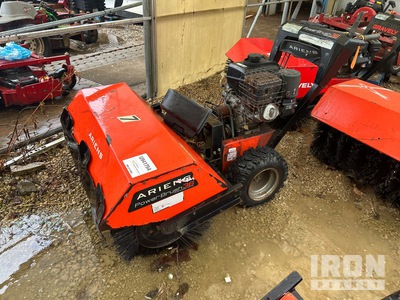 Ariens 926075 Zelfrijdende bezem (Inoperable)