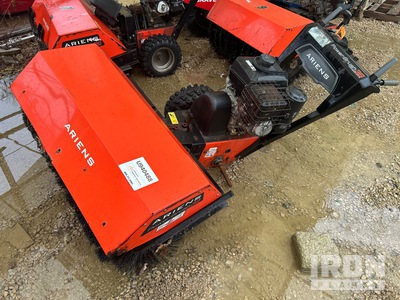 Ariens 926075 Zelfrijdende bezem (Inoperable)