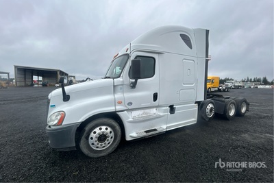 2017 Freightliner Cascadia 125 8x4 Tri/A Sleeper Truck Tractor