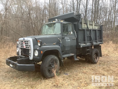 1987 Ford L8000 4x2 S/A Camión dumper