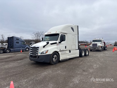 2018 Freightliner Cascadia 126 6x4 Ciągnik siodłowy T/A z kabiną sypialną (Inoperable)