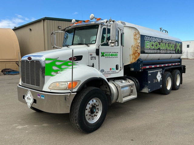 2012 Peterbilt 348 3650 gal 6x4 Tanker Truck