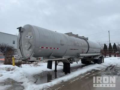 1978 Fruehauf 9000 gal T/A Turntable Pneumatic Bulk Trailer
