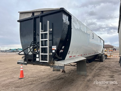 2016 Aulick 44 ft T/A Live Bottom Trailer